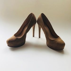Pour La Victoire Nude Pump Stilettos